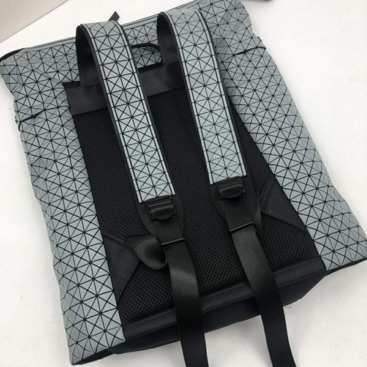 Picture of Issey Miyake Handbags _SKUfw111999122fw